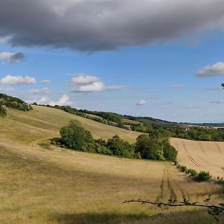 Romantic Shepherds Hut With Stunning Sunsets Hollingbourne エクステリア 写真