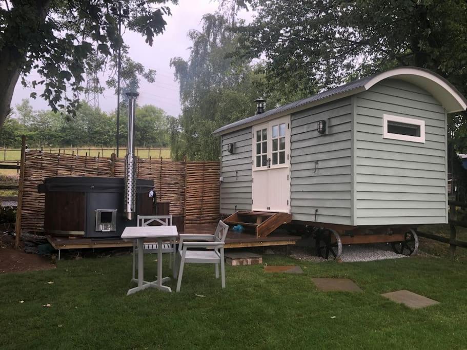 Romantic Shepherds Hut With Stunning Sunsets Hollingbourne エクステリア 写真